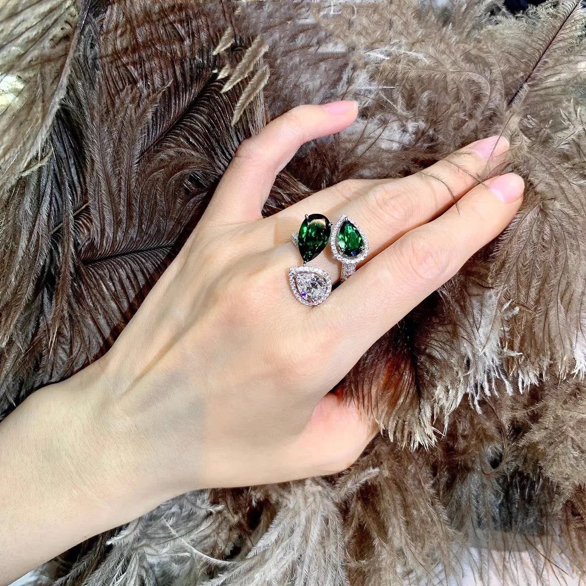 Luxury Emerald Pear Shape Ring