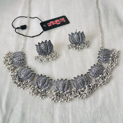 SARA Necklace Set  (Silver )
