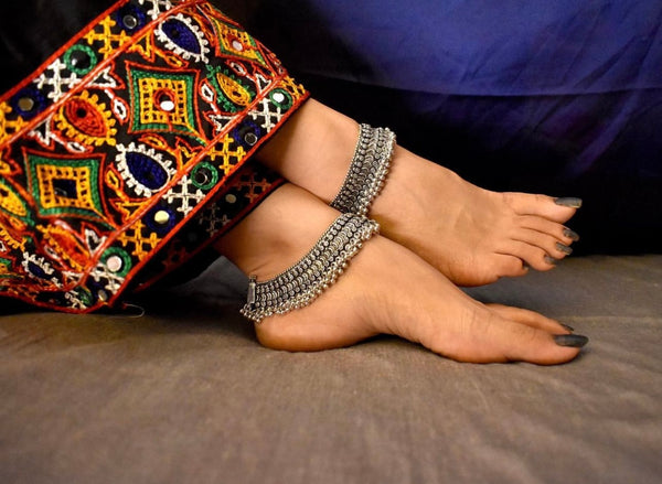 Broad Oxidized Ghungru Anklet