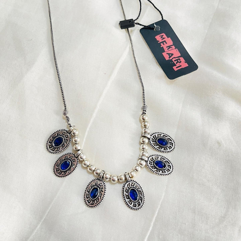 OVAL SHAPED SAPPHIRE NECKLACE