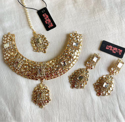 Smara Necklace Set