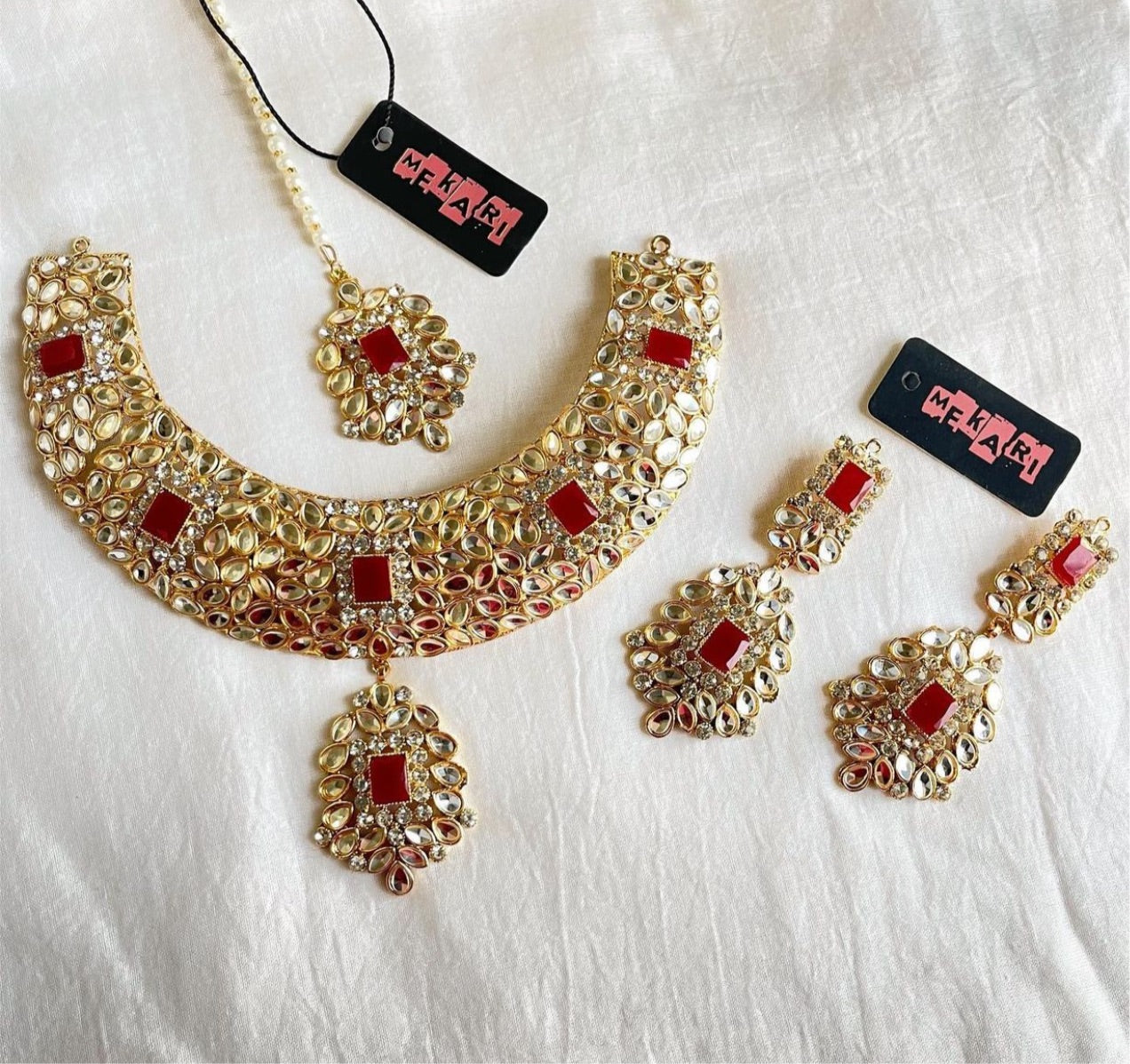Smara Necklace Set
